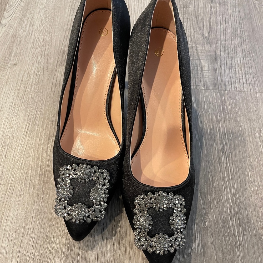 Black weeding high heels
